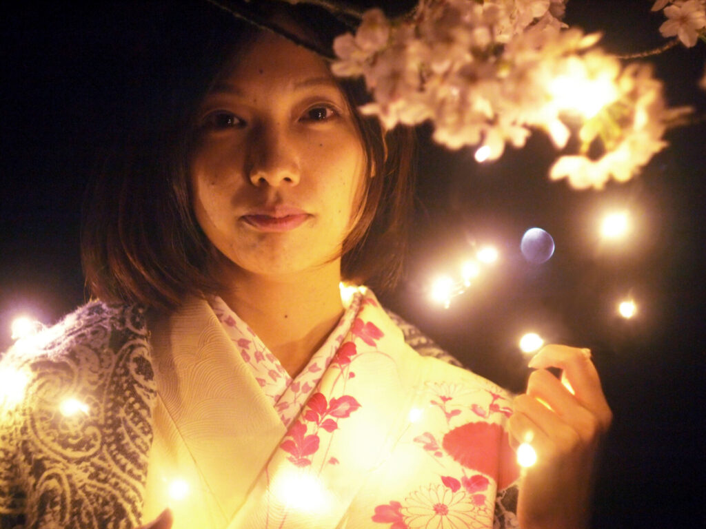 尾道の夜桜で袴写真撮影